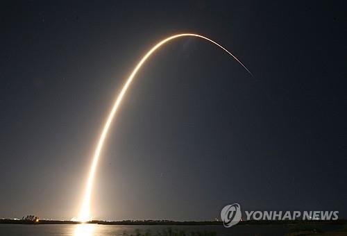 美·日 민간 달탐사선 동시 발사…한국 시조 싣고 떠나(종합)