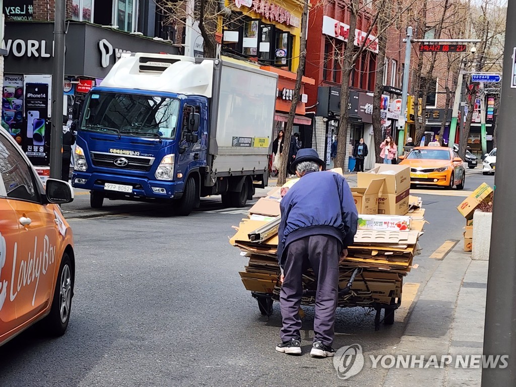 노인연령 높여 아낀 나랏돈, 정년·연금 개혁 '마중물' 될까